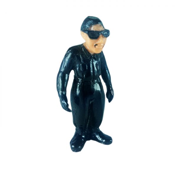 TINY PERSON TP0081