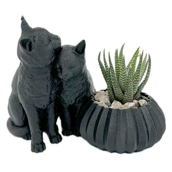 Cuddling Cats Pot