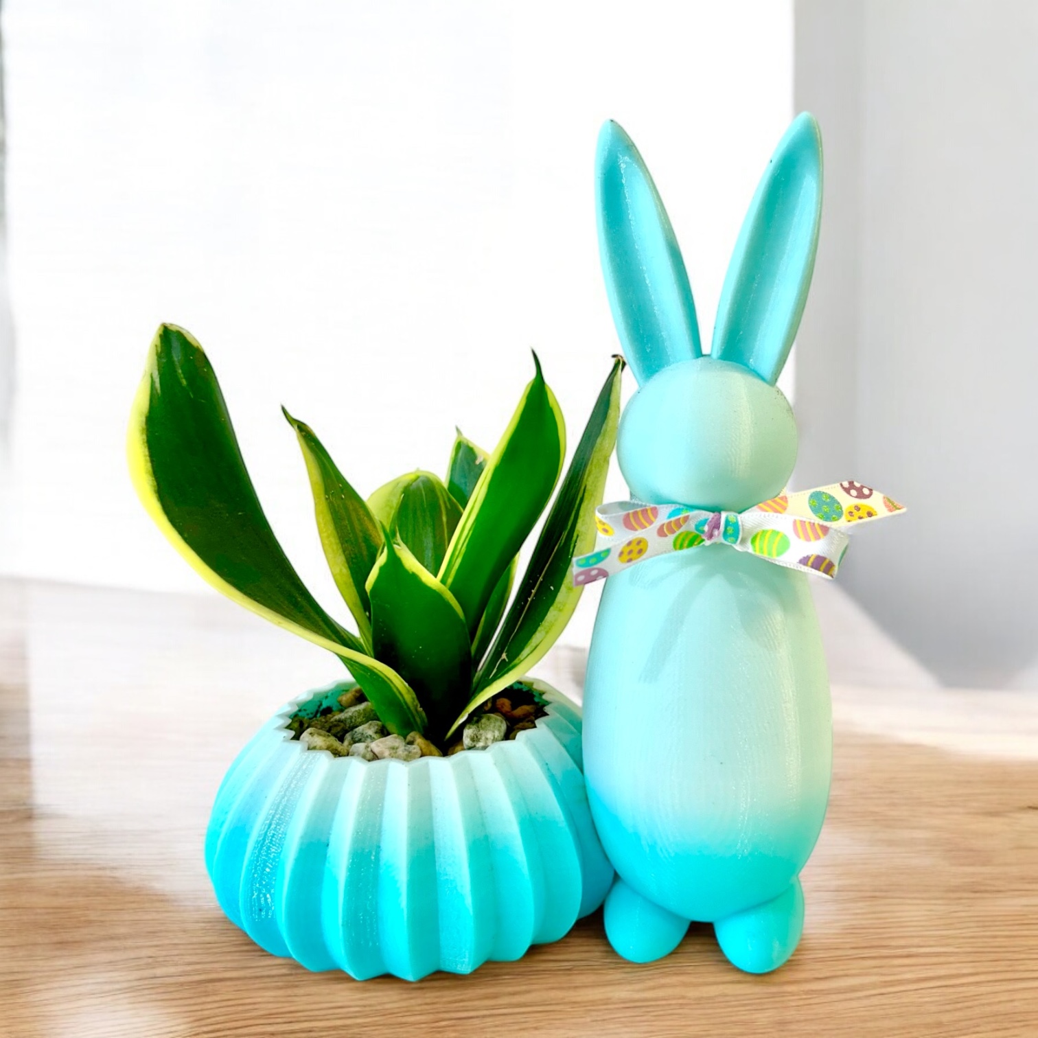 SINGLE EASTER BUNNY BLUE AMBER